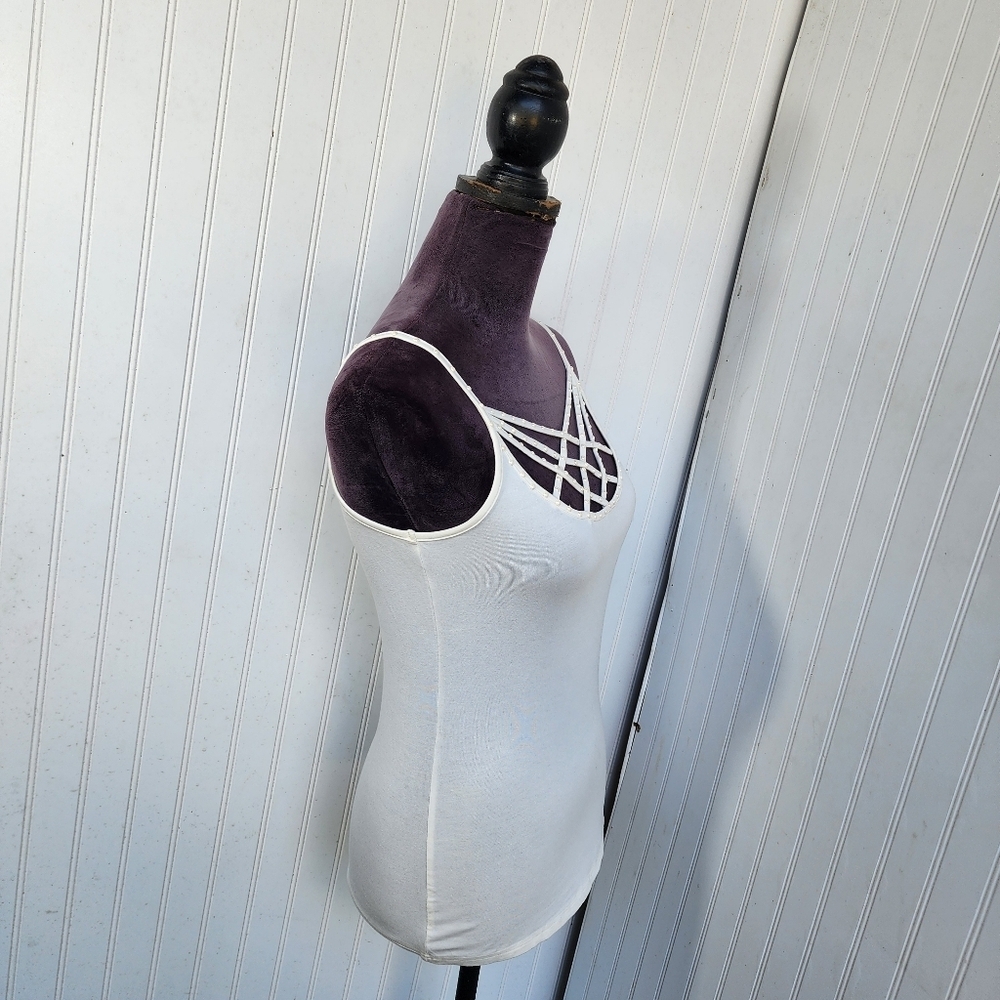 Red by BKE Womens Strappy Ivory Cream White Tank Top Strerch Studded S - Picture 4 of 11